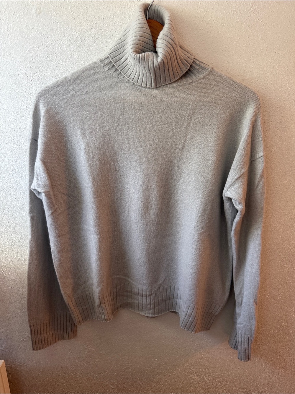 Nili Lotan Women's Light Gray Turtleneck Sweater xs